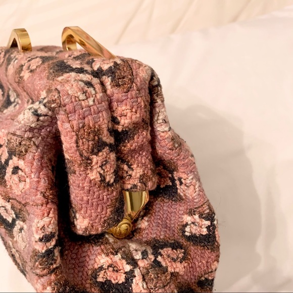 NWOT Maria La Rosa Kisslock Knit Clutch